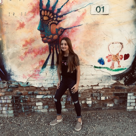 Meet your Posher, Izzy - Picture 1 of 1